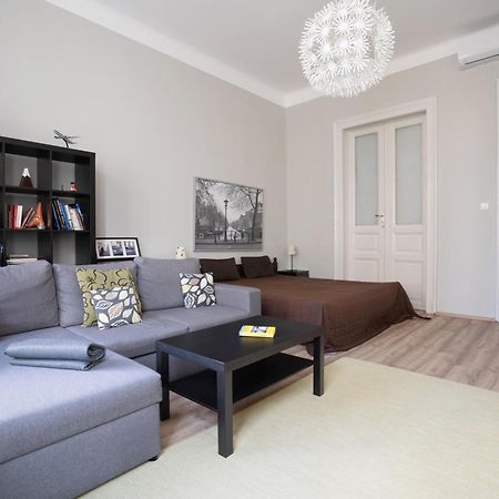 Bpr Castle Hill Apartment With Garden بودابست المظهر الخارجي الصورة